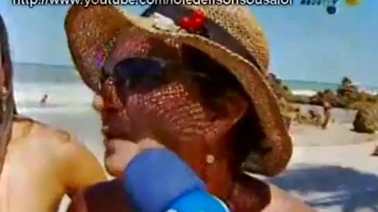 Panicats na praia de nudismo pi